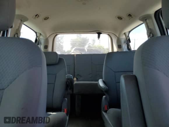 2010 Dodge Grand Caravan SE z VIN 2D4RN4DE9AR423773, wystawiony jako Copart lot #84206645 z przebiegiem 114 250 mil mil oraz Czysty tytuł • Clean title. Historia ofert i sprzedaży dostępna na DreamBid. Obrazek 10.