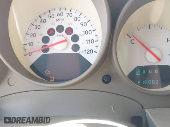 2008 Dodge Caliber SE with VIN 1B3HB28B18D677434, listed as a IAAI auction lot 43370022 with 212,082 mi miles and . Bid and sale history available at DreamBid. Image 7.
