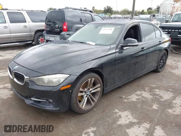 2012 BMW 3 Series 328i z VIN WBA3C1C51CF433522, wystawiony jako IAAI lot #43453900 z przebiegiem Nie podano mil oraz . Historia ofert i sprzedaży dostępna na DreamBid. Obrazek 2.