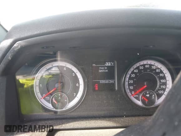 2021 Ram 1500 Tradesman z VIN 1C6RR6FG0MS598371, wystawiony jako IAAI lot #42153876 z przebiegiem 69 620 mil mil oraz . Historia ofert i sprzedaży dostępna na DreamBid. Obrazek 7.