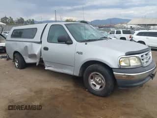 2003 Ford F-150 XL с VIN 1FTRF17283KB15604, выставлен на аукционе IAAI как лот 43243037 с пробегом 284 574 миль миль и . История ставок и продаж доступна на DreamBid. Изображение 1.