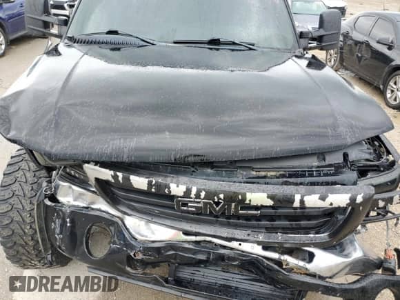 2005 GMC Sierra 1500 SLT z VIN 2GTEK13T951329111, wystawiony jako Copart lot #62889885 z przebiegiem 250 982 mil mil oraz Szkoda całkowita • Salvage title. Historia ofert i sprzedaży dostępna na DreamBid. Obrazek 11.