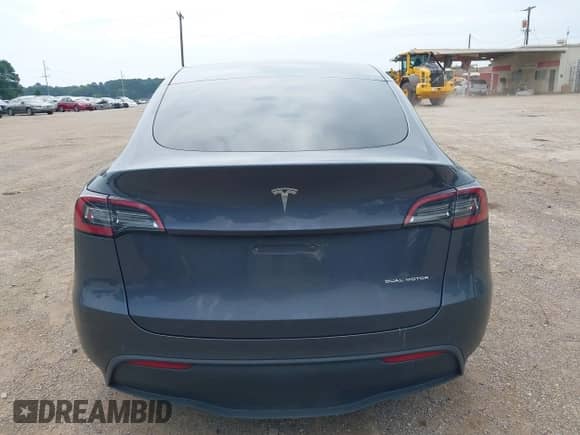 2021 Tesla Model Y Long Range with VIN 5YJYGDEE1MF217624, listed as a IAAI auction lot 42842945 with 58,610 mi miles and . Bid and sale history available at DreamBid. Image 17.