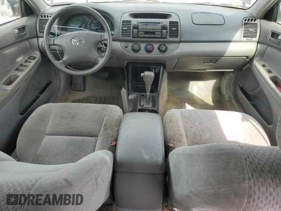 2003 Toyota Camry LE z VIN 4T1BE32K43U256726, wystawiony jako Copart lot #54634655 z przebiegiem 116 389 mil mil oraz Szkoda całkowita • Salvage title. Historia ofert i sprzedaży dostępna na DreamBid. Obrazek 8.