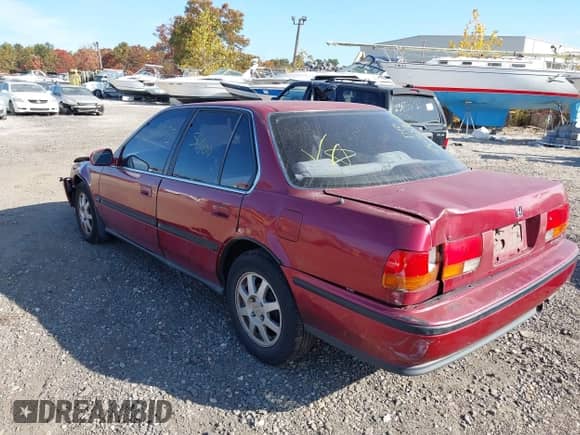 1993 Honda Accord LX z VIN JHMCB7656PC000840, wystawiony jako IAAI lot #40685244 z przebiegiem 97 528 mil mil oraz . Historia ofert i sprzedaży dostępna na DreamBid. Obrazek 3.