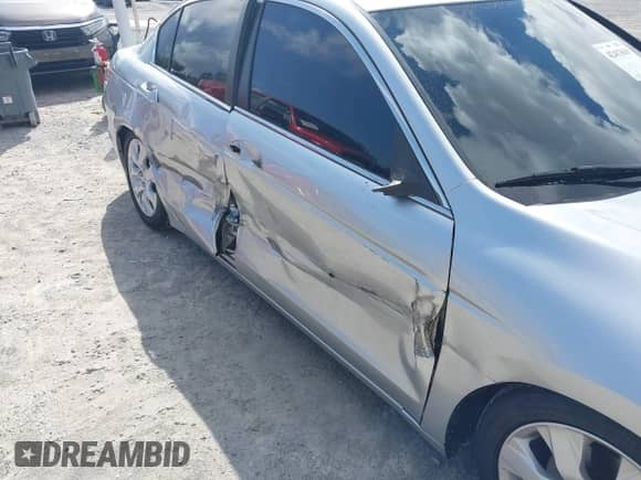 2009 Honda Accord EX-L z VIN 1HGCP258X9A157093, wystawiony jako IAAI lot #42413619 z przebiegiem 173 737 mil mil oraz . Historia ofert i sprzedaży dostępna na DreamBid. Obrazek 6.