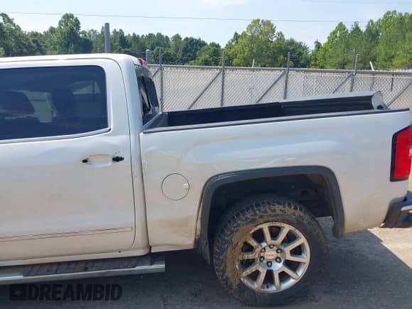 2015 GMC Sierra 1500 Denali с VIN 3GTU2WEC5FG295862, выставлен на аукционе IAAI как лот 42980310 с пробегом 173 368 миль миль и . История ставок и продаж доступна на DreamBid. Изображение 19.