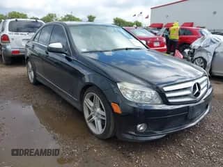 2009 Mercedes-Benz C 350 Sport z VIN WDDGF56X19R047308, wystawiony jako IAAI lot #42598669 z przebiegiem 176 466 mil mil oraz . Historia ofert i sprzedaży dostępna na DreamBid. Obrazek 1.