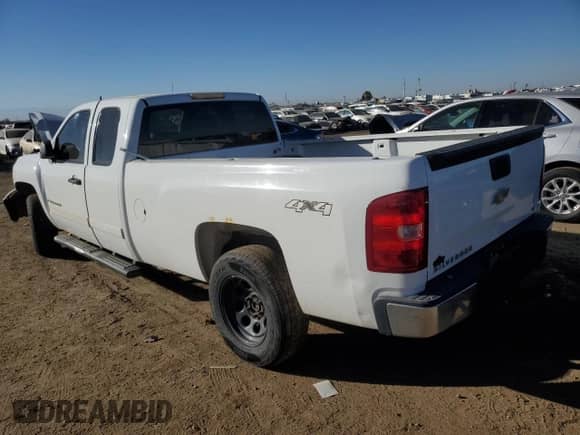 2008 Chevrolet Silverado 1500 1LT с VIN 1GCEK19J68E207542, выставлен на аукционе Copart как лот 83440554 с пробегом Не указан миль и На запчасти • Non repairable. История ставок и продаж доступна на DreamBid. Изображение 2.