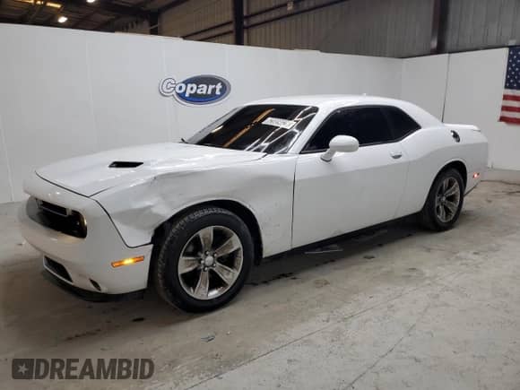 2020 Dodge Challenger SXT with VIN 2C3CDZAG1LH103904, listed as a Copart auction lot 82089025 with 101,583 mi miles and Clean title. Bid and sale history available at DreamBid. Image 1.