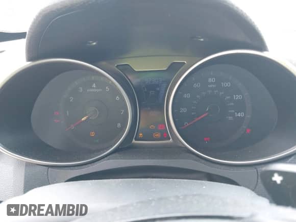 2013 Hyundai Veloster w/Black Int z VIN KMHTC6AD5DU086330, wystawiony jako IAAI lot #42805278 z przebiegiem 92 303 mil mil oraz . Historia ofert i sprzedaży dostępna na DreamBid. Obrazek 7.