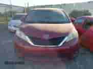 2011 Toyota Sienna LE z VIN 5TDJK3DC5BS005697, wystawiony jako IAAI lot #43556258 z przebiegiem 173 373 mil mil oraz . Historia ofert i sprzedaży dostępna na DreamBid. Obrazek 12.