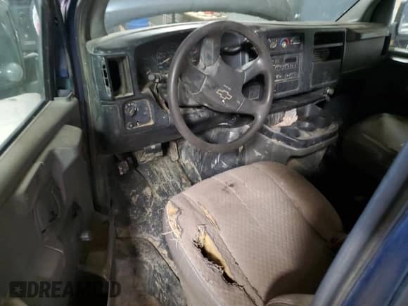 2003 Chevrolet Express Cargo with VIN 1GCHG39U731167606, listed as a Copart auction lot 88528005 with Not provided miles and Salvage title. Bid and sale history available at DreamBid. Image 8.