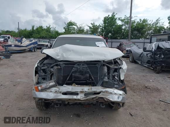 2003 Chevrolet Silverado 2500HD LS with VIN 1GCHC29113E249478, listed as a IAAI auction lot 42145187 with 580,776 mi miles and . Bid and sale history available at DreamBid. Image 12.