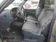 2002 GMC Sierra 1500 z VIN 1GTEC14W22Z240649, wystawiony jako Copart lot #42958365 z przebiegiem 105 857 mil mil oraz Szkoda całkowita • Salvage title. Historia ofert i sprzedaży dostępna na DreamBid. Obrazek 7.