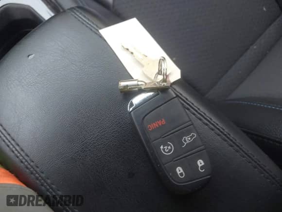 2023 Jeep Compass Latitude z VIN 3C4NJDBN9PT546487, wystawiony jako IAAI lot #43053671 z przebiegiem 16 170 mil mil oraz . Historia ofert i sprzedaży dostępna na DreamBid. Obrazek 11.