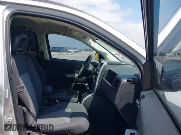 2008 Jeep Compass Sport с VIN 1J8FT47048D767281, выставлен на аукционе IAAI как лот 42010343 с пробегом 164 734 миль миль и . История ставок и продаж доступна на DreamBid. Изображение 5.