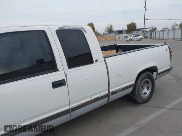 1998 GMC Sierra 1500 с VIN 2GTEC19R6W1551728, выставлен на аукционе IAAI как лот 43337098 с пробегом 244 302 миль миль и . История ставок и продаж доступна на DreamBid. Изображение 17.