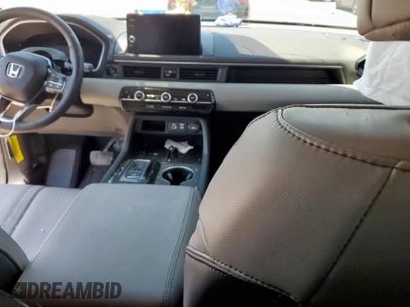 2025 Honda Pilot EX-L с VIN 5FNYG2H42SB022555, выставлен на аукционе Copart как лот 64174195 с пробегом Не указан миль и Списание • Salvage title. История ставок и продаж доступна на DreamBid. Изображение 8.