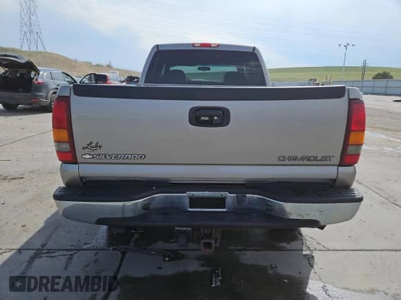 2002 Chevrolet Silverado 2500HD LS with VIN 1GCHK23UX2F234508, listed as a Copart auction lot 54331215 with 142,239 mi miles and Clean title. Bid and sale history available at DreamBid. Image 6.