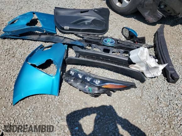 2018 Toyota Prius Plus with VIN JTDKARFP9J3081286, listed as a Copart auction lot 67827655 with 131,432 mi miles and Salvage title. Bid and sale history available at DreamBid. Image 12.