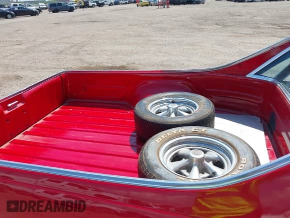 1983 Chevrolet El Camino с VIN 1GCCW80H5DR253378, выставлен на аукционе IAAI как лот 43245517 с пробегом 90 215 миль миль и . История ставок и продаж доступна на DreamBid. Изображение 8.