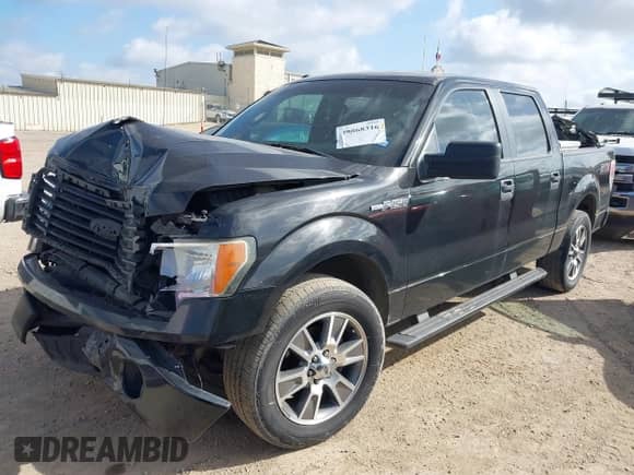2014 Ford F-150 XL z VIN 1FTEW1CM2EFC12721, wystawiony jako IAAI lot #39868316 z przebiegiem 272 351 mil mil oraz . Historia ofert i sprzedaży dostępna na DreamBid. Obrazek 2.