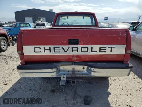 1989 Chevrolet Silverado 2500 z VIN 1GCFK24KXKE274887, wystawiony jako Copart lot #68597975 z przebiegiem 317 809 mil mil oraz Czysty tytuł • Clean title. Historia ofert i sprzedaży dostępna na DreamBid. Obrazek 6.