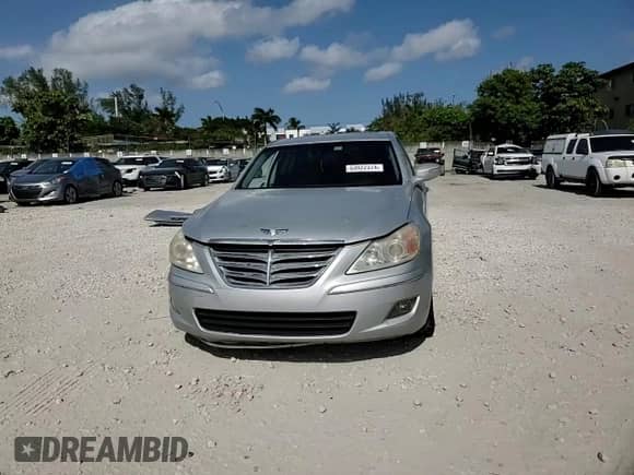 2011 Hyundai Genesis z VIN KMHGC4DE2BU131814, wystawiony jako Copart lot #72397084 z przebiegiem 205 962 mil mil oraz Nie do naprawy • Non repairable. Historia ofert i sprzedaży dostępna na DreamBid. Obrazek 10.