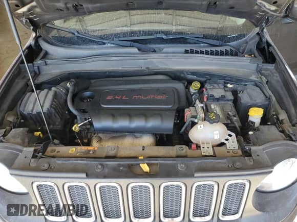 2017 Jeep Renegade Altitude with VIN ZACCJBBB0HPF86483, listed as a Copart auction lot 84425605 with 102,711 mi miles and Salvage title. Bid and sale history available at DreamBid. Image 12.