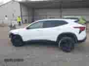 2025 Chevrolet Trax ACTIV с VIN KL77LKEP4SC159397, выставлен на аукционе IAAI как лот 43288472 с пробегом 9 666 миль миль и . История ставок и продаж доступна на DreamBid. Изображение 14.
