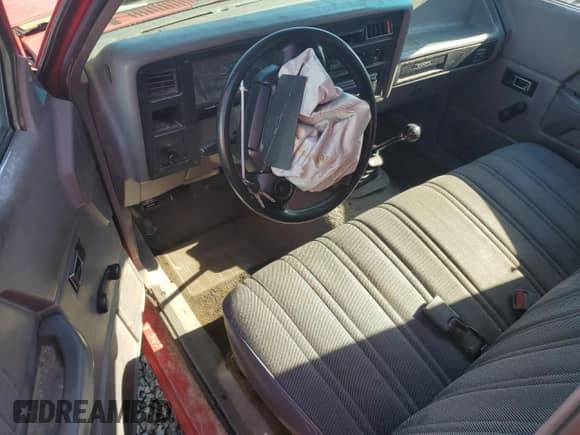 1994 Dodge Dakota z VIN 1B7FL26X8RW131012, wystawiony jako Copart lot #47027185 z przebiegiem 183 435 mil mil oraz Szkoda całkowita • Salvage title. Historia ofert i sprzedaży dostępna na DreamBid. Obrazek 8.