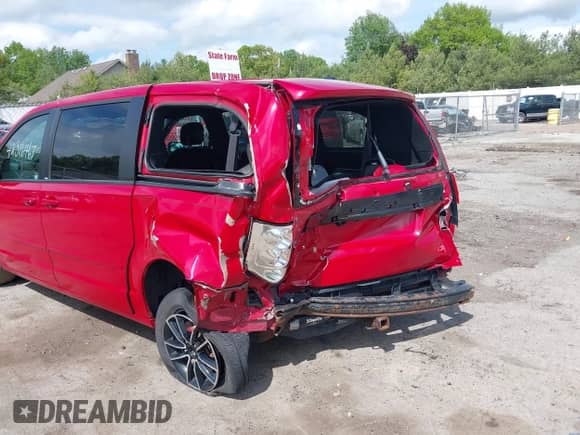 2014 Dodge Grand Caravan American Value with VIN 2C4RDGBG1ER279244, listed as a IAAI auction lot 42316467 with 190,493 mi miles and . Bid and sale history available at DreamBid. Image 6.