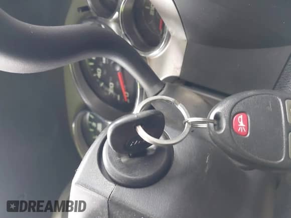 2011 Chevrolet Silverado 1500 LT with VIN 1GCRKSE06BZ186048, listed as a IAAI auction lot 41618521 with 291,361 mi miles and . Bid and sale history available at DreamBid. Image 11.