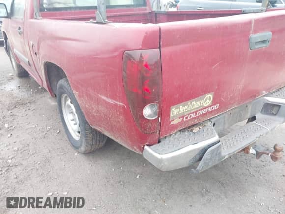 2006 Chevrolet Colorado Work Truck с VIN 1GCCS148068226482, выставлен на аукционе IAAI как лот 42487633 с пробегом 121 896 миль миль и . История ставок и продаж доступна на DreamBid. Изображение 6.