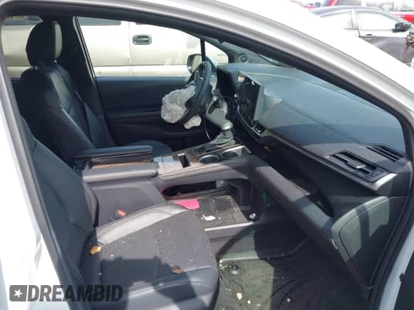 2025 Toyota Sienna Limited с VIN 5TDZSKFCXSS174642, выставлен на аукционе IAAI как лот 43312239 с пробегом 8 742 миль миль и . История ставок и продаж доступна на DreamBid. Изображение 5.