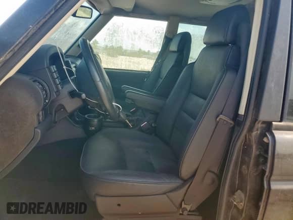 2004 Land Rover Discovery SE с VIN SALTW19424A856223, выставлен на аукционе Copart как лот 68978705 с пробегом 63 949 миль миль и Чистый • Clean title. История ставок и продаж доступна на DreamBid. Изображение 7.