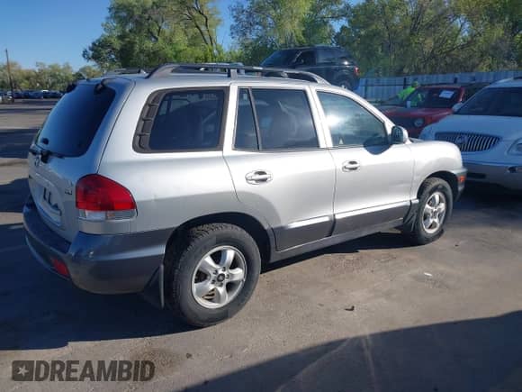 2005 Hyundai Santa Fe GLS с VIN KM8SC13E25U953382, выставлен на аукционе IAAI как лот 42167015 с пробегом 132 222 миль миль и . История ставок и продаж доступна на DreamBid. Изображение 4.