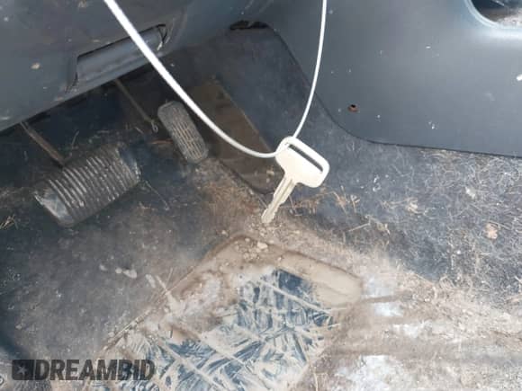 1992 Toyota Camry LE с VIN 4T1SK12E0NU021654, выставлен на аукционе IAAI как лот 42305378 с пробегом 305 421 миль миль и . История ставок и продаж доступна на DreamBid. Изображение 11.