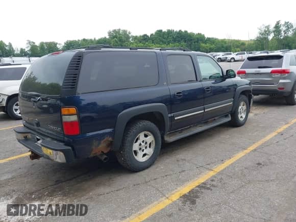 2005 Chevrolet Suburban LT z VIN 3GNFK16Z35G230772, wystawiony jako IAAI lot #42542995 z przebiegiem 178 951 mil mil oraz . Historia ofert i sprzedaży dostępna na DreamBid. Obrazek 4.