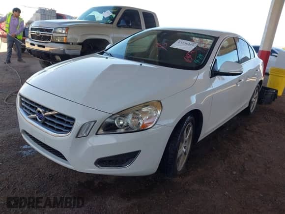 2012 Volvo S60 T5 с VIN YV1622FS3C2034252, выставлен на аукционе IAAI как лот 43336269 с пробегом 143 661 миль миль и . История ставок и продаж доступна на DreamBid. Изображение 2.