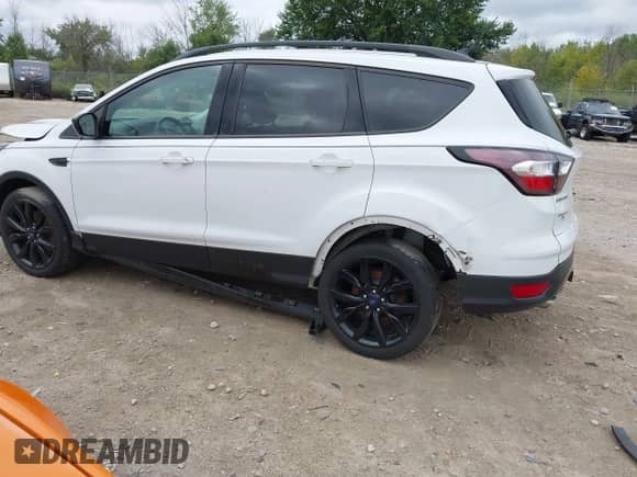 2018 Ford Escape SE с VIN 1FMCU9GD7JUB80405, выставлен на аукционе IAAI как лот 43071243 с пробегом 129 947 миль миль и . История ставок и продаж доступна на DreamBid. Изображение 6.