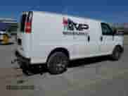 2006 Chevrolet Express Cargo z VIN 1GCFG15X761238996, wystawiony jako Copart lot #56253425 z przebiegiem 186 632 mil mil oraz Szkoda całkowita • Salvage title. Historia ofert i sprzedaży dostępna na DreamBid. Obrazek 3.