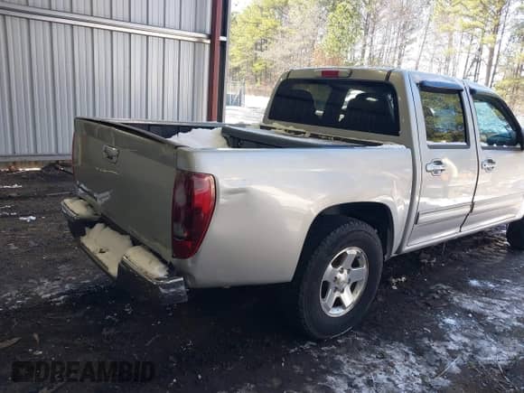 2010 Chevrolet Colorado 1LT z VIN 1GCDSCDE0A8101688, wystawiony jako IAAI lot #41631414 z przebiegiem 220 308 mil mil oraz . Historia ofert i sprzedaży dostępna na DreamBid. Obrazek 4.