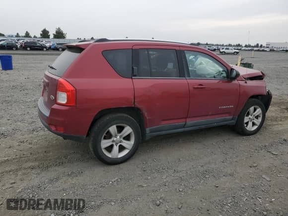 2011 Jeep Compass z VIN 1J4NF1FB9BD164341, wystawiony jako Copart lot #84297775 z przebiegiem 181 101 mil mil oraz Szkoda całkowita • Salvage title. Historia ofert i sprzedaży dostępna na DreamBid. Obrazek 3.