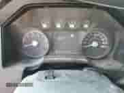 2013 Ford F-250 XL z VIN 1FT7X2A66DEB77282, wystawiony jako Copart lot #84869404 z przebiegiem 283 377 mil mil oraz Czysty tytuł • Clean title. Historia ofert i sprzedaży dostępna na DreamBid. Obrazek 9.