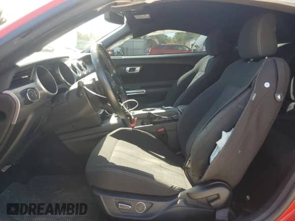 2019 Ford Mustang GT с VIN 1FA6P8CF3K5118995, выставлен на аукционе Copart как лот 84606385 с пробегом 54 564 миль миль и Списание • Salvage title. История ставок и продаж доступна на DreamBid. Изображение 7.