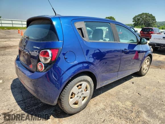 2013 Chevrolet Sonic LS с VIN 1G1JA6SH3D4145080, выставлен на аукционе Copart как лот 64328255 с пробегом Не указан миль и Чистый • Clean title. История ставок и продаж доступна на DreamBid. Изображение 3.