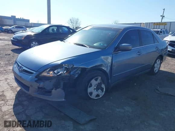 2007 Honda Accord LX с VIN 1HGCM55417A122138, выставлен на аукционе IAAI как лот 41634832 с пробегом 220 900 миль миль и . История ставок и продаж доступна на DreamBid. Изображение 2.