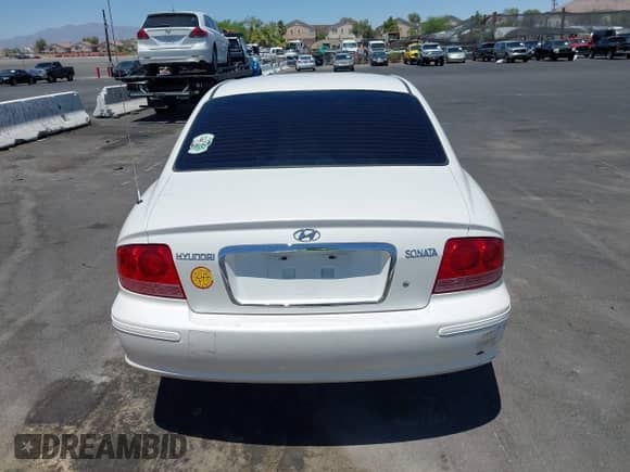 2003 Hyundai Sonata with VIN KMHWF25S53A826111, listed as a IAAI auction lot 42535200 with 168,573 mi miles and . Bid and sale history available at DreamBid. Image 16.